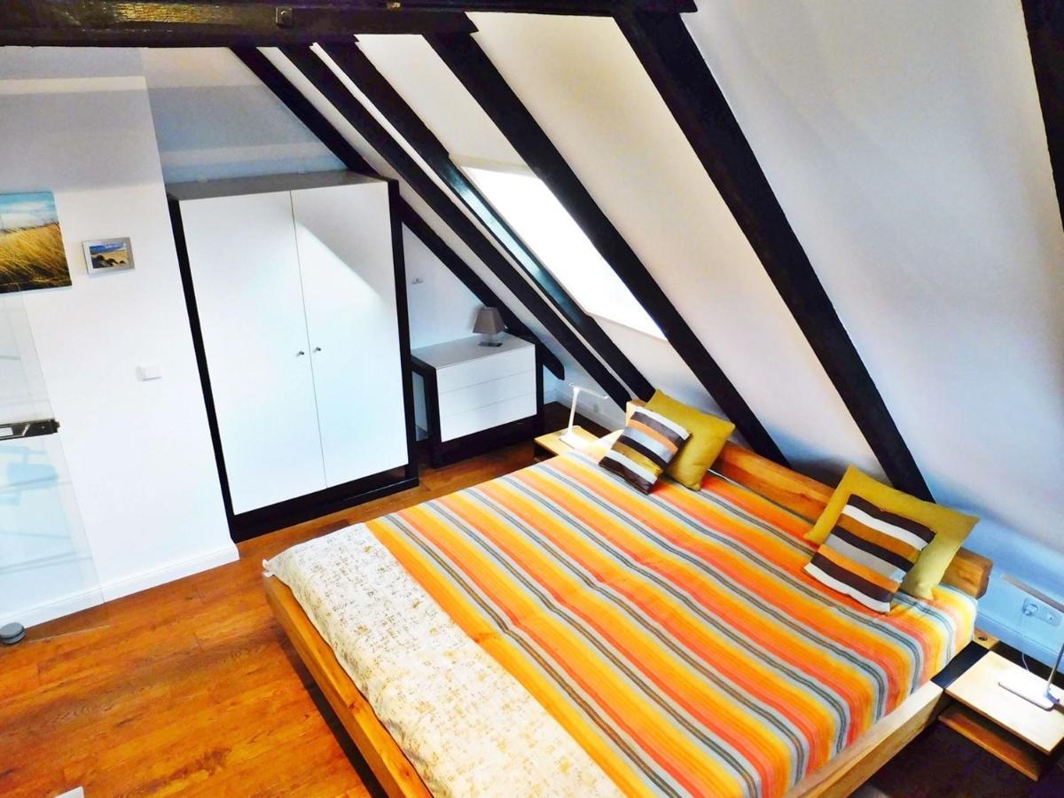 Apartment Deichwiese Ferienwohnung: Sylt Garden Retreat