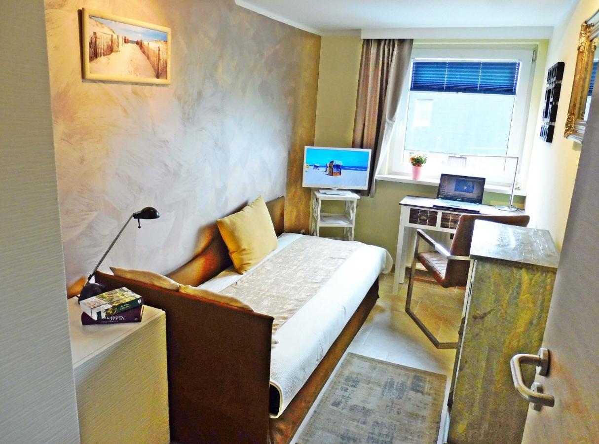 Deichwiese Ferienwohnung: Sylt Garden Retreat Westerland