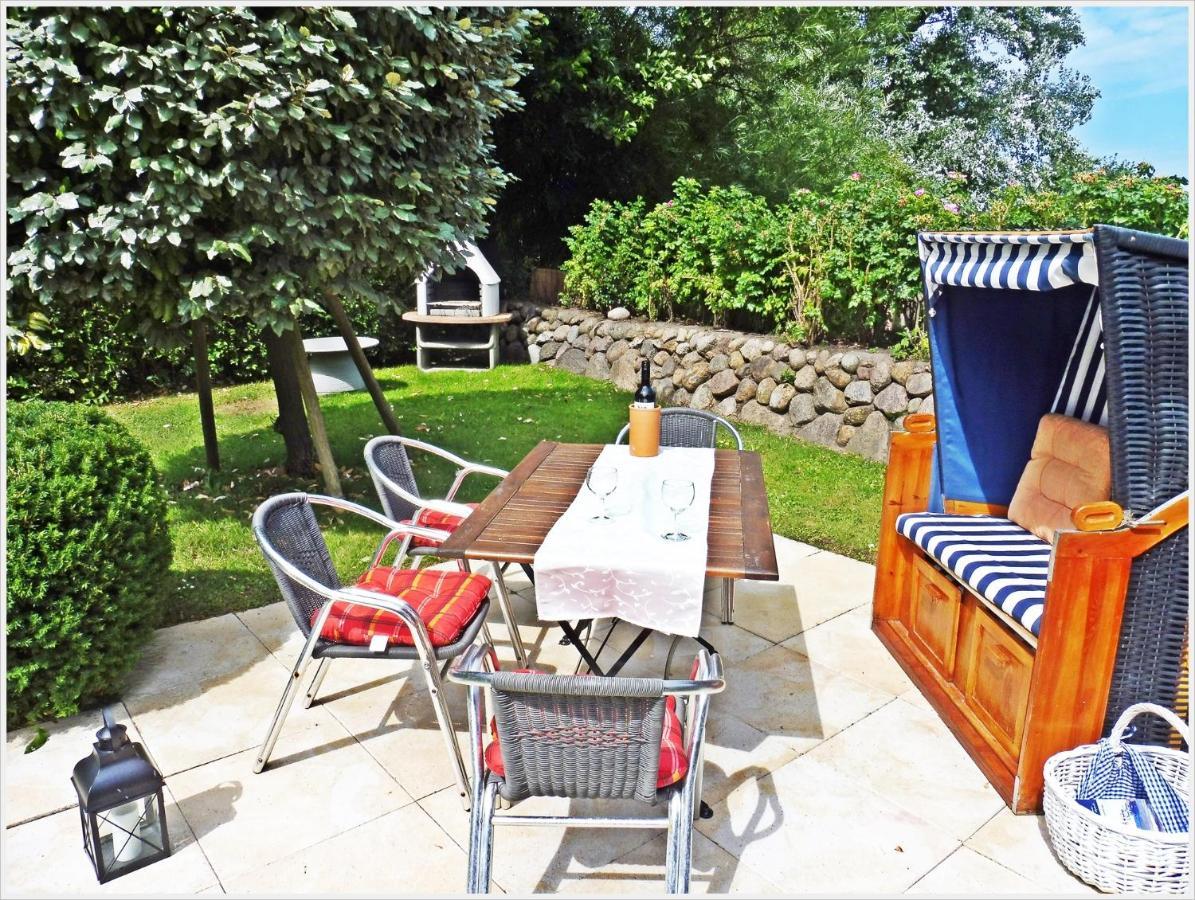 Deichwiese Ferienwohnung: Sylt Garden Retreat
